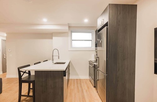 Shaughnessy Village Apartment | Renovated Comfy 3BDR in Downtown Montreal