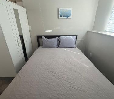 Kingsland House | Renovated Studio with Modern and Farmhouse Decor 8