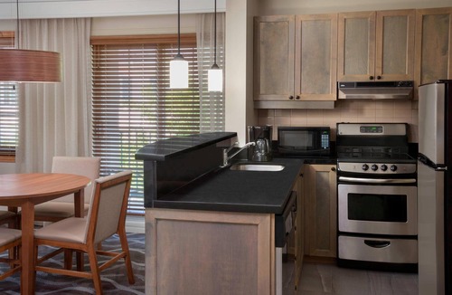 Mont-Tremblant Pedestrian Village Hotel | Residence Inn by Marriott Mont Tremblant Manoir Labelle
