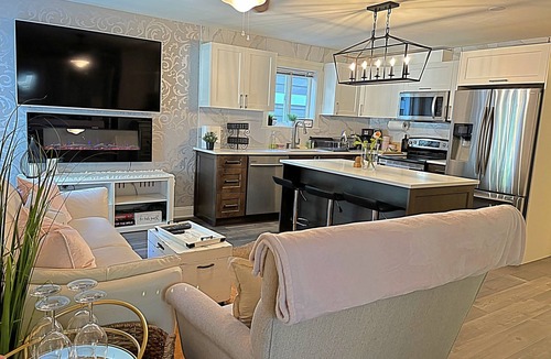 Langford House | Resort Style, LUX 2-Bedroom French Farmhouse Suite on Bear Mountain - Sleeps 4