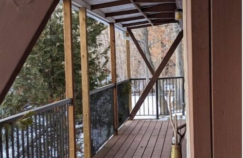 Beaconia Cabin | Retro Retreat