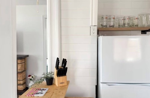 Sombra Cottage | Retro Retreat - Riverfront Access - St. Clair River