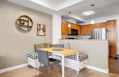 Mission District Condo | River Downtown Condo, King Bed, AC, Underground Parking, Saddledome & Stampede