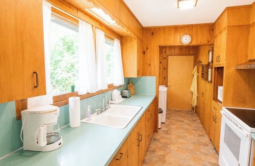 Gatlinburg Cottage | River Front-Walking Distance to Downtown!