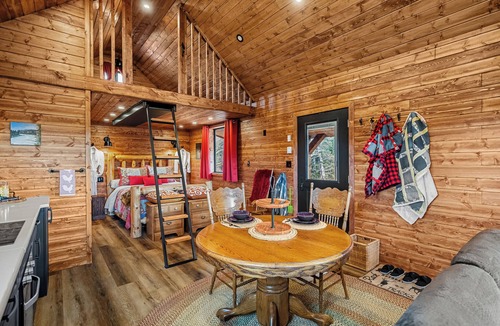 Foothills County Bed & Breakfast | River Retreat Kananaskis