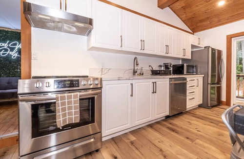 Huntsville Cottage | River Retreat*Water Access*Fire Pit*Forest
