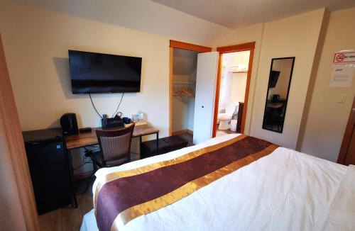 Banff Bed & Breakfast | Riverfront Estate Bed&Breakfast Banff