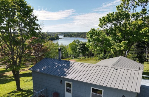 Anne's Land Cabin | Riverview Escape - Cozy cottage with stunning view