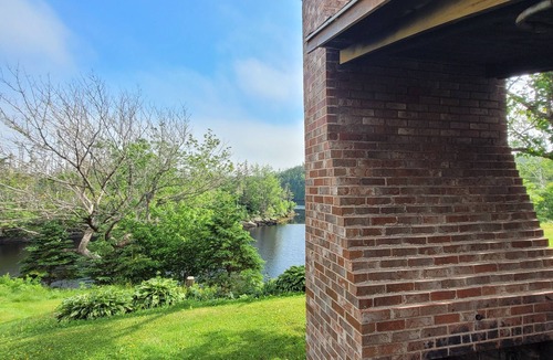 Liscomb Cottage | Riverview Suite w/Queen or King Bed and Jacuzzi Tub