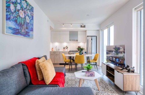 Garden District Hotel | RivetStays | The Jarvis Royal Suite – 2 Bedroom Suite