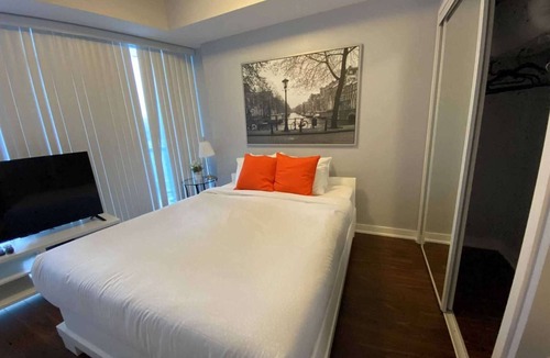Toronto Entertainment District Hotel | RivetStays | The York City Suite – 3 Bedroom Retreat
