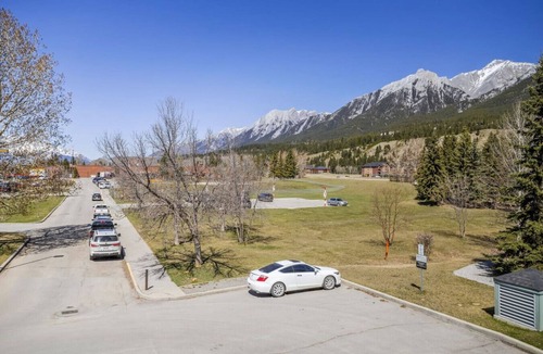 Teepee Town Condo | Rockies Getaway w/Mountain Views Near DT/Banff!