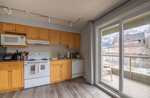 Cougar Creek Apartment | Rocky Mountain View Condo