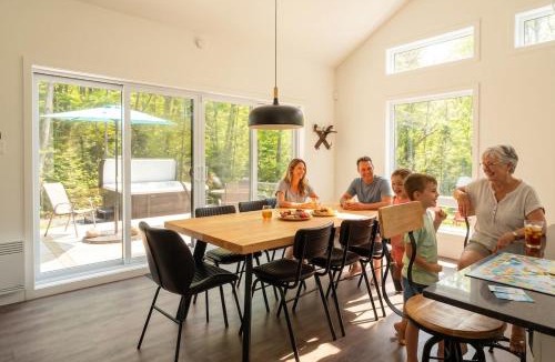 Pine Hill Ski Chalet | Roitelet Private Hot Tub Luxury Escape, Pool table , Golf & Lake