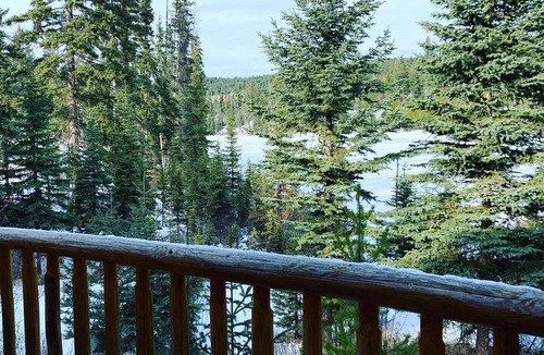 Lac Le Jeune Cabin | Romantic Log Cabin Getaway