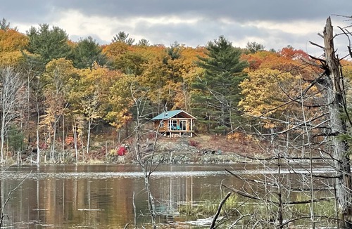 Madoc Cabin | Romantic secluded cottage on private lake