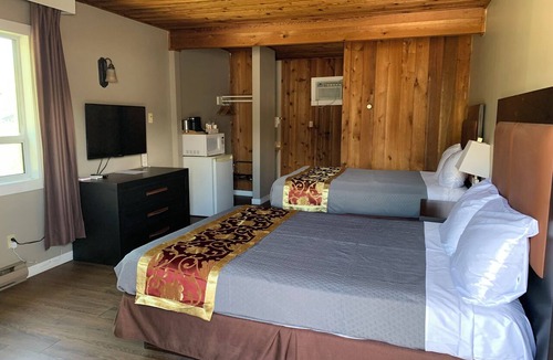 Golden Hotel | Rondo Motel