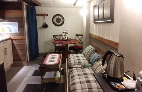 Wexford - Maryvale House | Room-2 (in 2-Room Basement Suite)