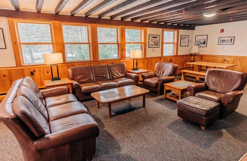 Pinkham's Grant Condo | Room, Double Bed, 2 Bunks, Shared Bathroom in a boutique hotel