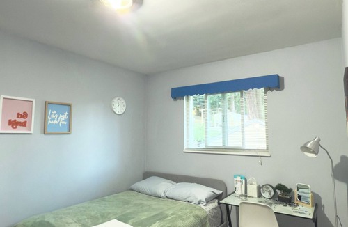 Burnaby House | Room in Burnaby