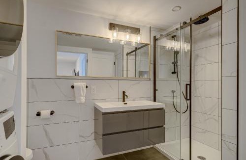 Bromont Apartment | room with private bathroom