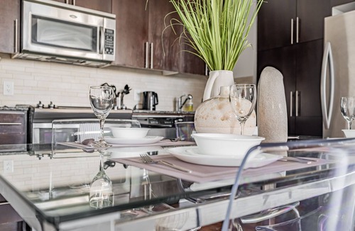 Downtown Mississauga Hotel | RS Boutique Suites - City Centre