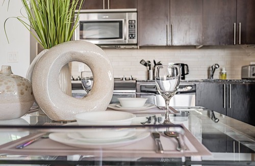 Downtown Mississauga Hotel | RS Boutique Suites - City Centre