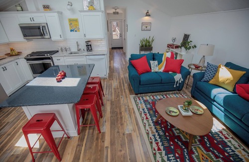 Bloomfield Cottage | Runaway Rooster B&B - Guest Cottage