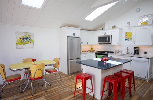 Bloomfield Cottage | Runaway Rooster B&B - Guest Cottage