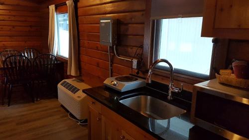 Canmore Cabin | Rundle Mountain Lodge