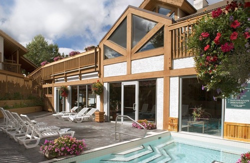 Banff Condo | Rustic & Cozy Banff Getaway | Access 2 hot tubs!