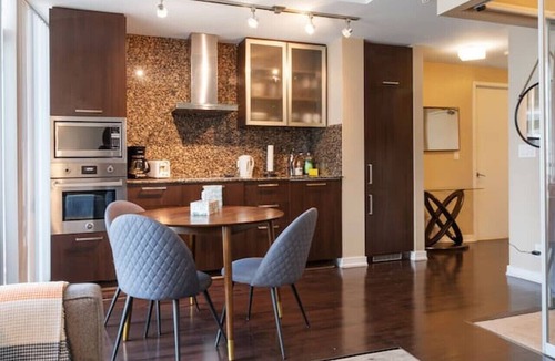 Toronto Entertainment District Apartment | Rustic DT Condo w/ 1 Bed + Sofabed