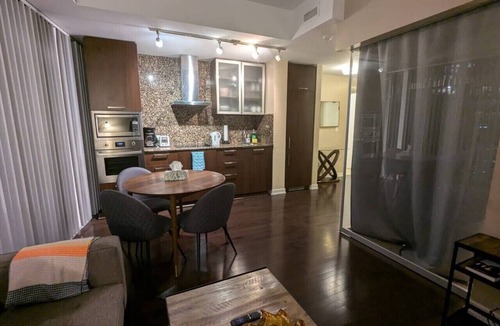 Toronto Entertainment District Apartment | Rustic DT Condo w/ 1 Bed + Sofabed