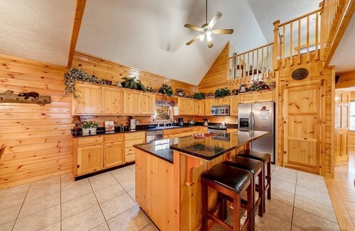 Helen House | Rustic Elegance-Luxury Home Loaded with Amenities