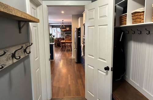 Steady Brook House | Rustic family chalet - On the Humber River!