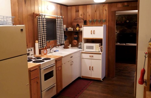 Woodsville Cabin | Rustic Pet-Friendly Bliss: Cabin Retreat in the White Mountains, NH