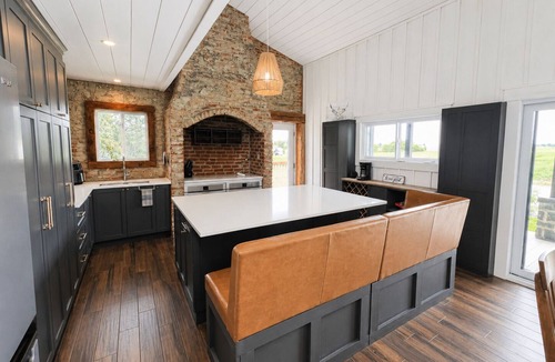 The Nation House | Rustic River Ranch ~ The Lodge ~ Hot Tub ~ Fire pit ~ Large Porch