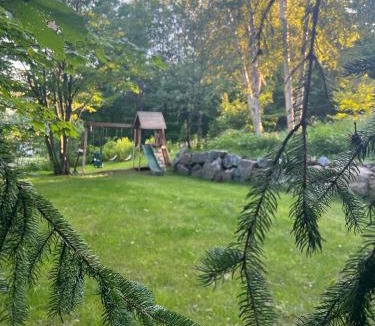 Saint-Gabriel-de-Brandon Ski Chalet | Rustic Villa Chalet