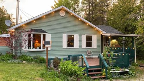 Northern Bruce Peninsula House | Rustic Vibes w Pool & Hot Tub- Tobermory