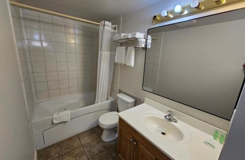 Okanagan-Similkameen Hotel | Sahara Courtyard Inn Penticton