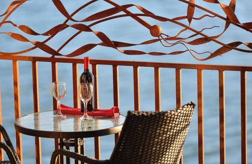 Cowichan Bay Condo | Salishan Chief Suite