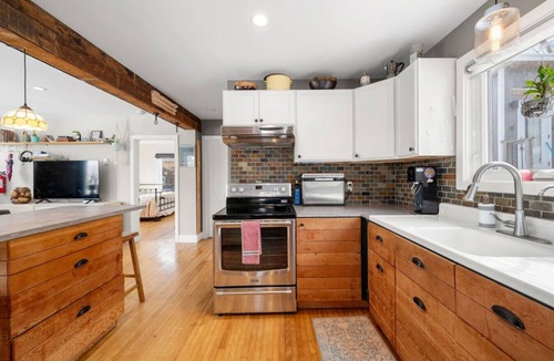 Halifax House | Salty Breeze Cottage
