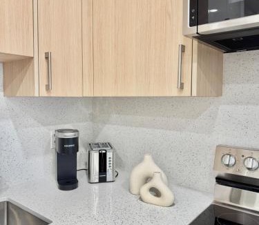 Oakwood Village Apartment | Sapphire Luxury 1BR Plus Sofa Bed Apartment