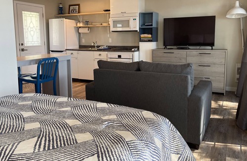 Sooke Resort | Saseenos Oceanside Cottages with beach access