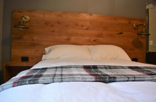 Harrison Mills Hotel | Sasquatch Inn