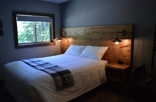Harrison Mills Hotel | Sasquatch Inn