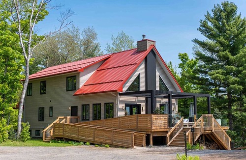 Algonquin Highlands Cabin | Sauna Trail Hideaway at Dimensions | Cabin Seven | Meals Included