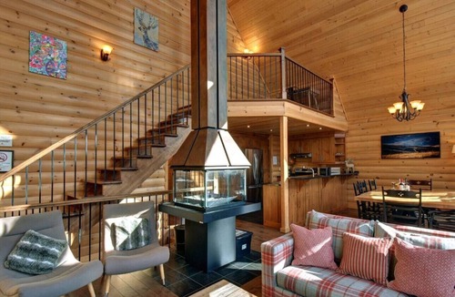 Amherst Cabin | Scandinavian Luxury Log Home + Private Spa
