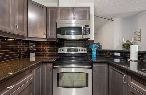 Invermere Apartment | Scenic Lakefront Getaway | Hot Tub | Pool | Gym