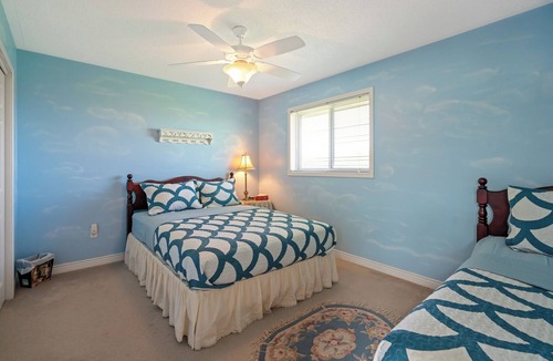 Virgil House | Scenic Niagara Vineyard Farm Home for up to 9ppl